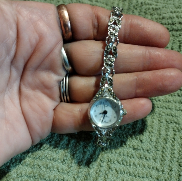 Watch - Picture 4 of 6